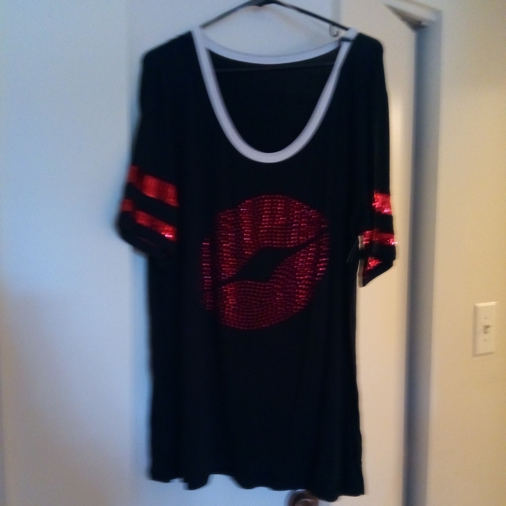 Sparkle kiss Tee